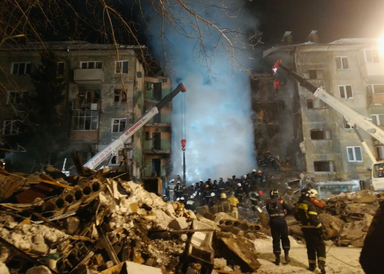 Фото «Синдром выжившего». Новосибирец пришёл на «Битву экстрасенсов» спусти три года после гибели семьи при взрыве дома на Линейной 2 - Сиб.ФМ Фото «Синдром выжившего». Новосибирец пришёл на «Битву экстрасенсов» спусти три года после гибели семьи при взрыве дома на Линейной 2